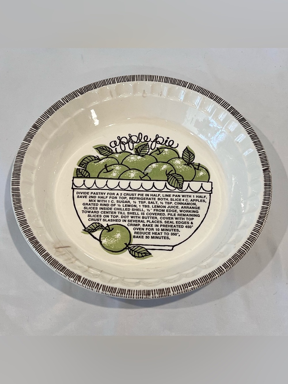 Vintage Royal China Jeannette Country Harvest Apple Pie Plate